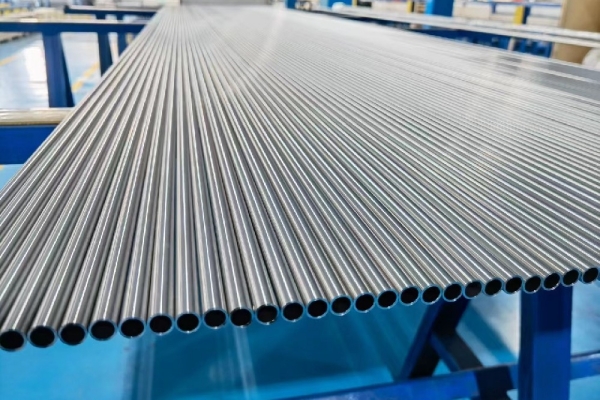 Explore the 2026 global nickel alloy & stainless steel market. Learn about Indonesia's RKAB quotas, AI metallurgical innovation, and green supply chain shifts.