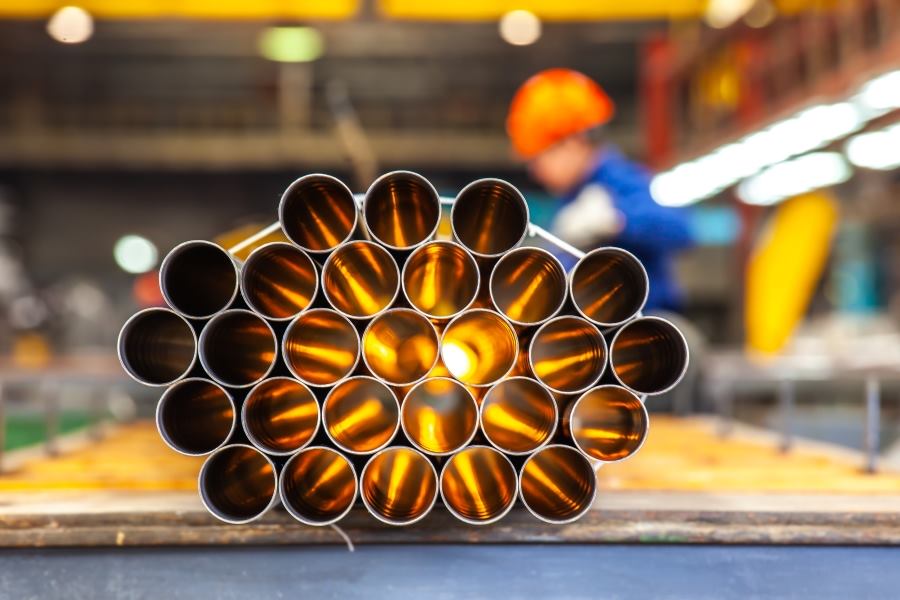 nickel alloy vs stainless steel, high temperature metals, Inconel vs 316L, alloy cost comparison, B2B metal procurement